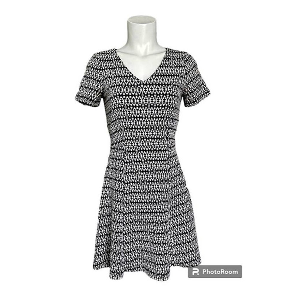 41 Hawthorn Navy Blue White Geometric Dress V-Neck Fit Flare Size. XS